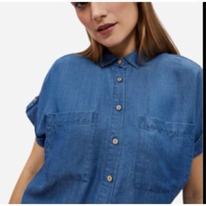 GUESS Women’s Soft Blue Denim Classic Short Button Down  Short Sleeve Shirt  S